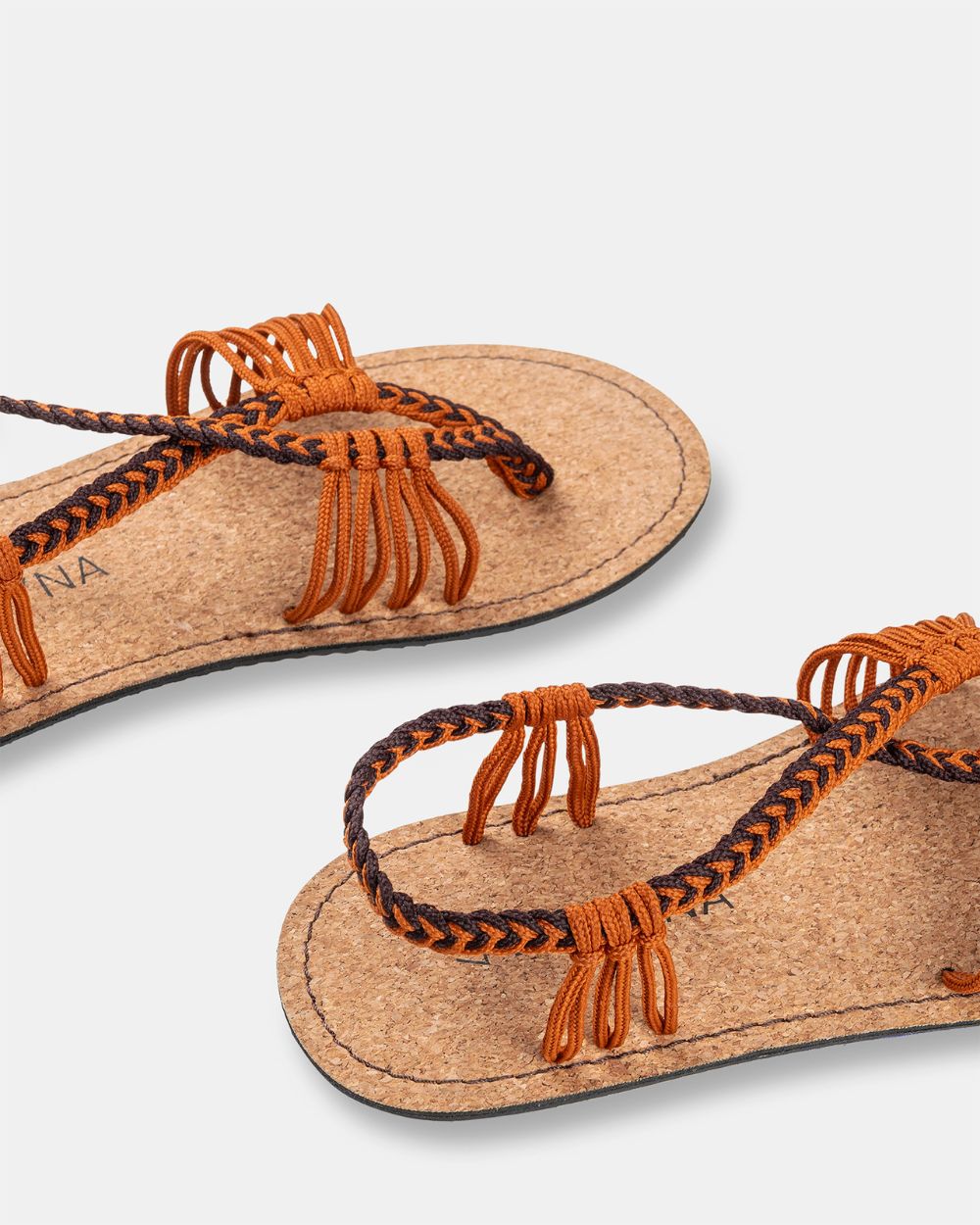 TOUCH WIDE – Caramel Brown